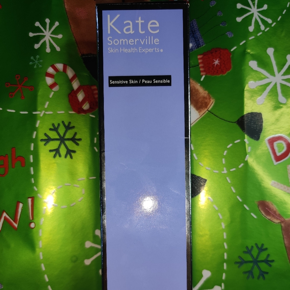 Moisturizing cleanser